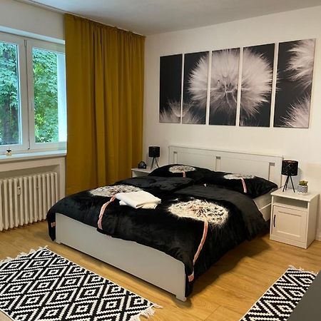 Studio Apartment Dandelion Братислава Экстерьер фото