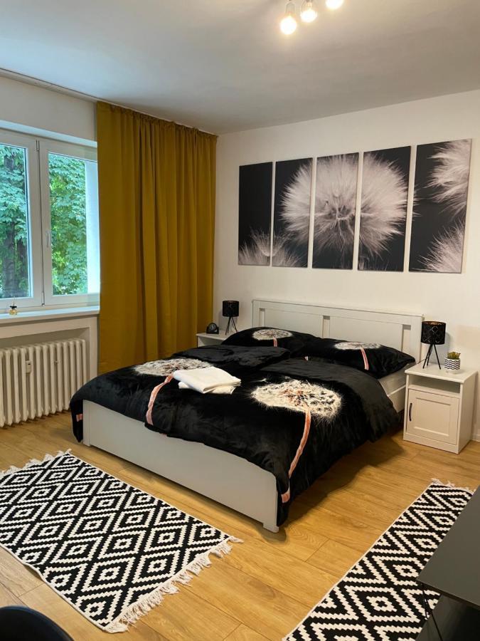 Studio Apartment Dandelion Братислава Экстерьер фото