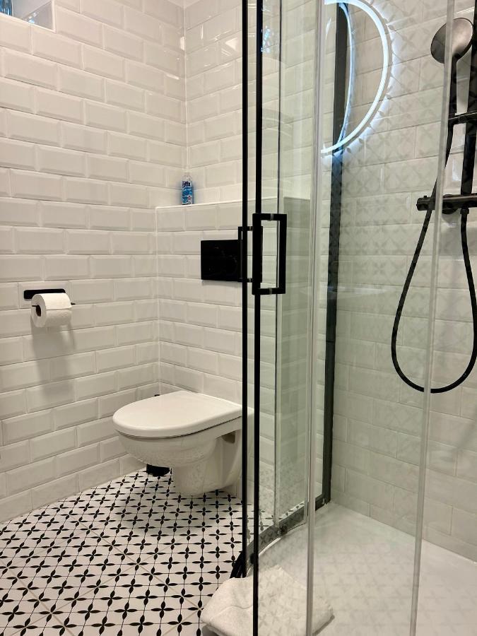 Studio Apartment Dandelion Братислава Экстерьер фото