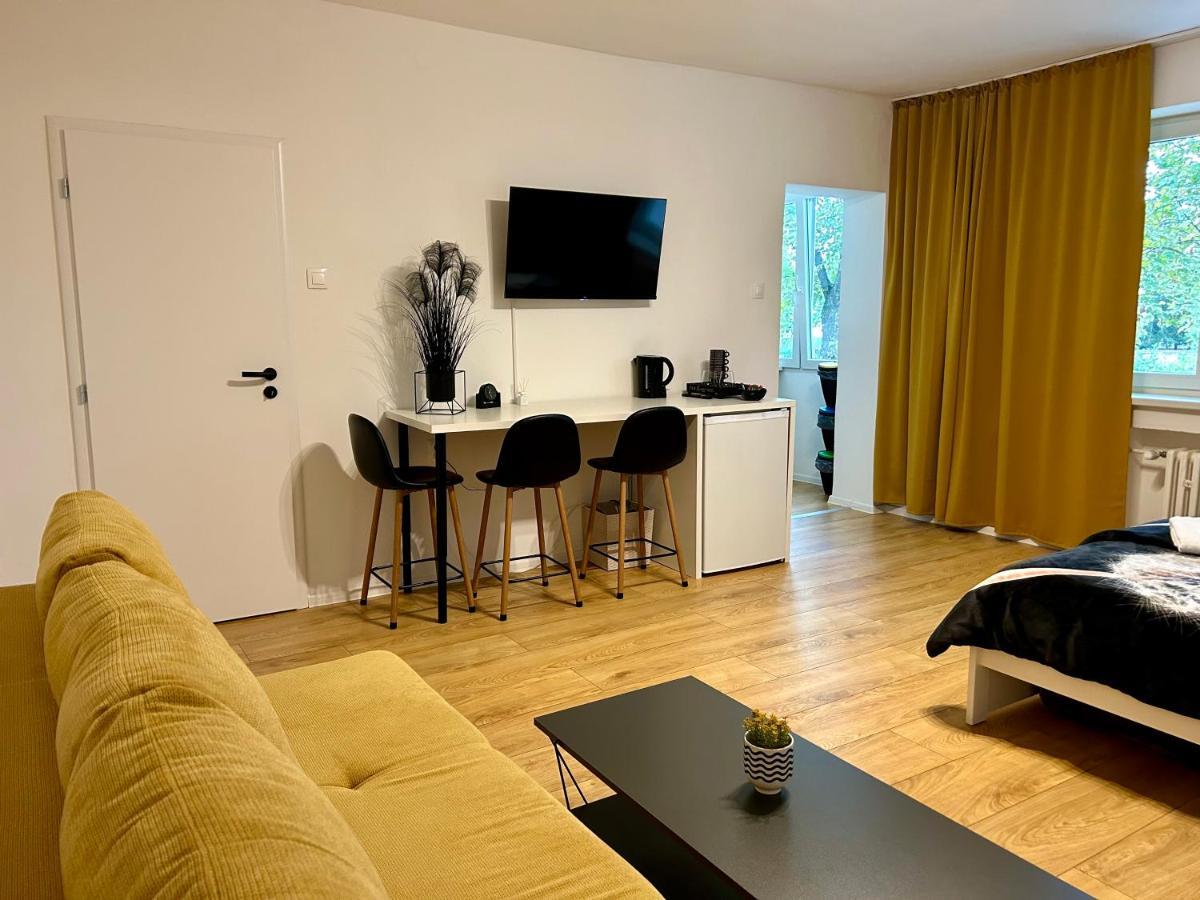 Studio Apartment Dandelion Братислава Экстерьер фото